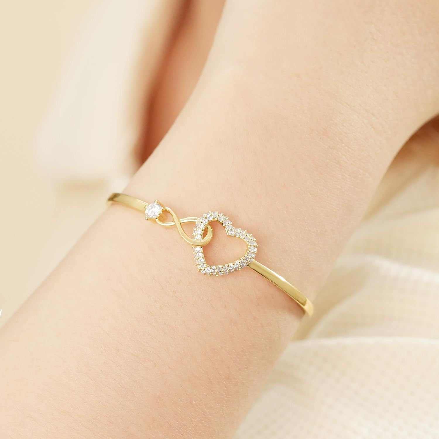 Infinity heart bracelet in elegant gift box, daughter mom gift symbolizing unbreakable bond