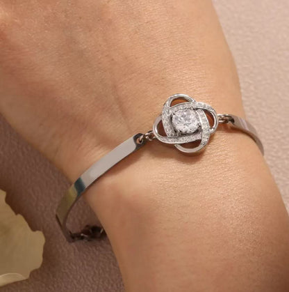To My Daughter from Mom - Love Knot Bracelet - Forever Linked Together Message Card Gift
