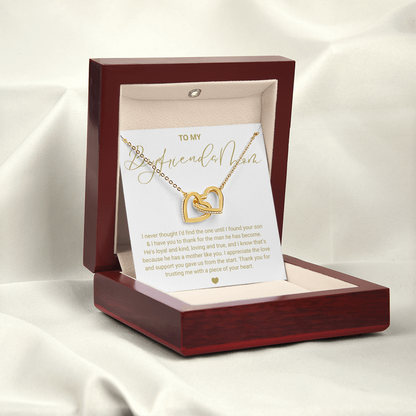 To My Boyfriend's Mom - Linked Hearts Necklace - Message Card Gift